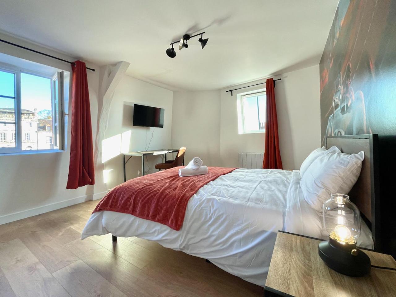 Appartement Legendes De La Piste - Sonights à Château-du-Loir Extérieur photo